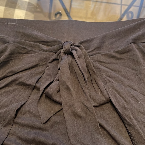 Super wide leg gaucho pants. - Picture 3 of 4